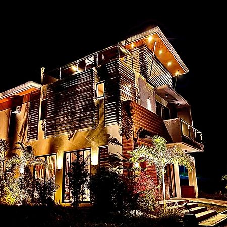 Overlooking Staycation At Sandari Batulao Tagaytay City Dış mekan fotoğraf