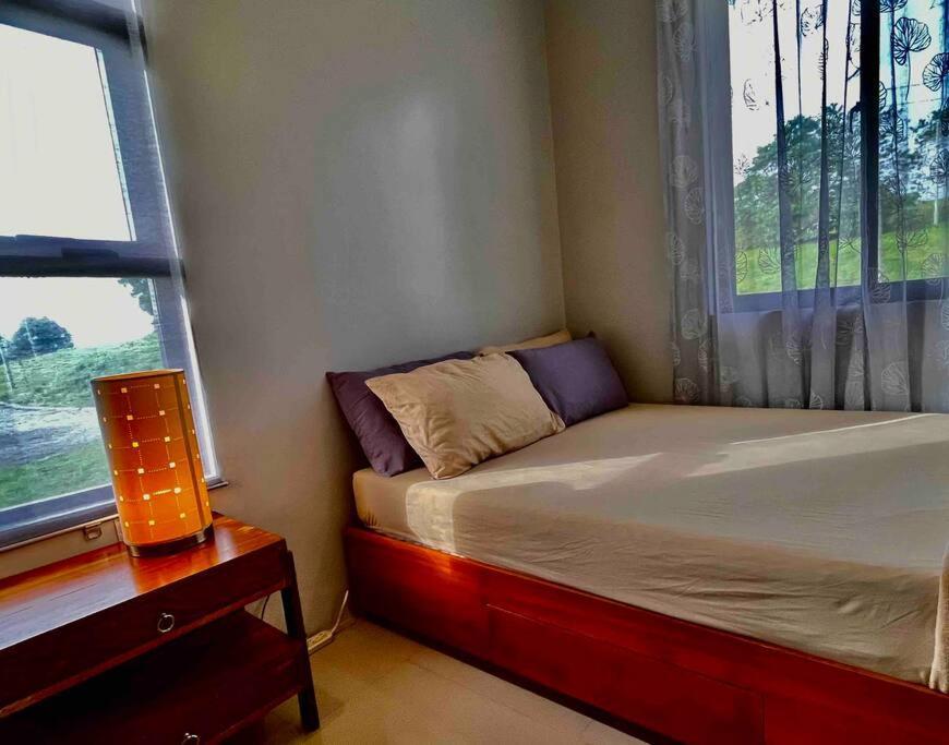 Overlooking Staycation At Sandari Batulao Tagaytay City Dış mekan fotoğraf