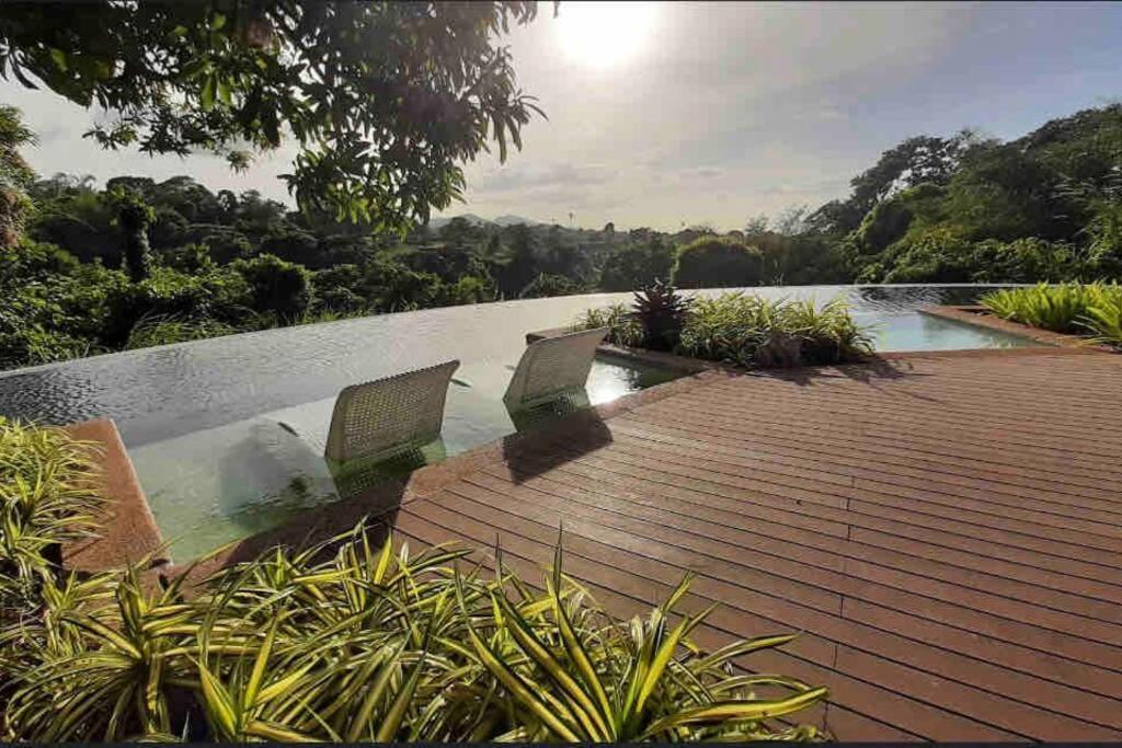 Overlooking Staycation At Sandari Batulao Tagaytay City Dış mekan fotoğraf