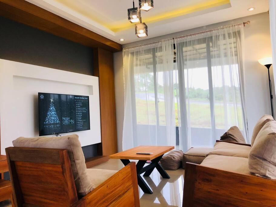 Overlooking Staycation At Sandari Batulao Tagaytay City Dış mekan fotoğraf