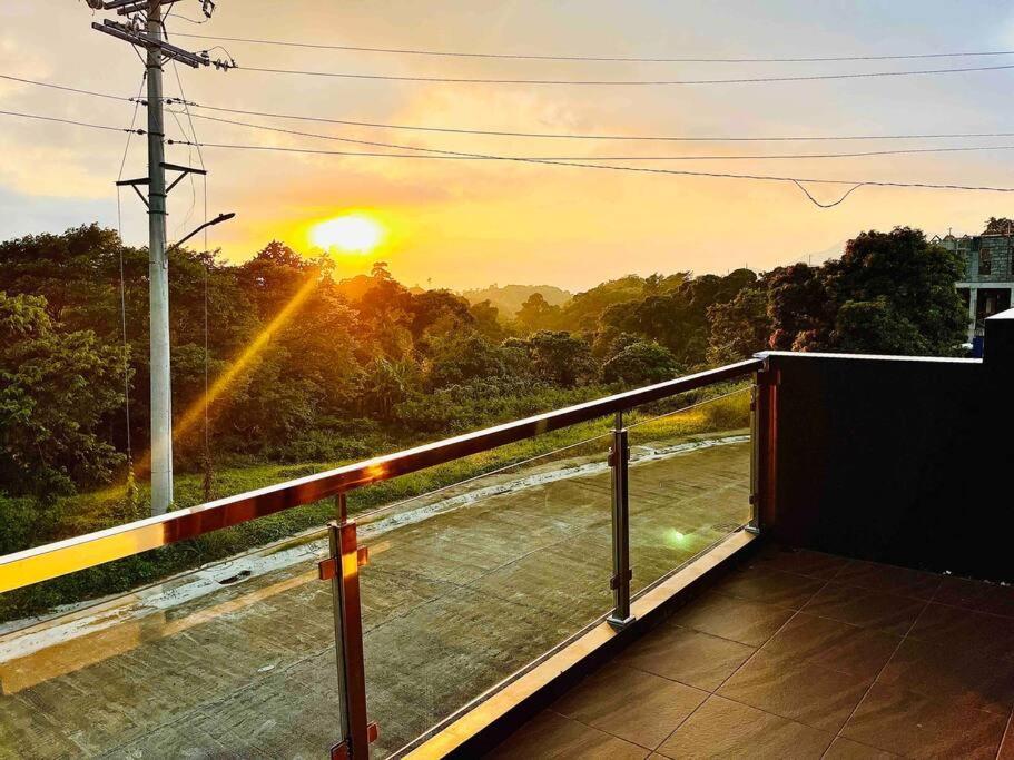 Overlooking Staycation At Sandari Batulao Tagaytay City Dış mekan fotoğraf